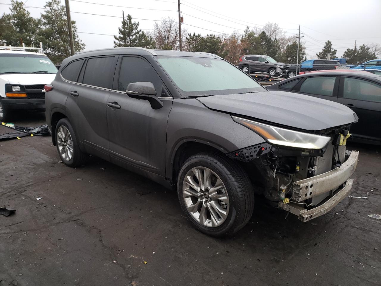 Photo 3 VIN: 5TDKDRBH5PS040537 - TOYOTA HIGHLANDER 