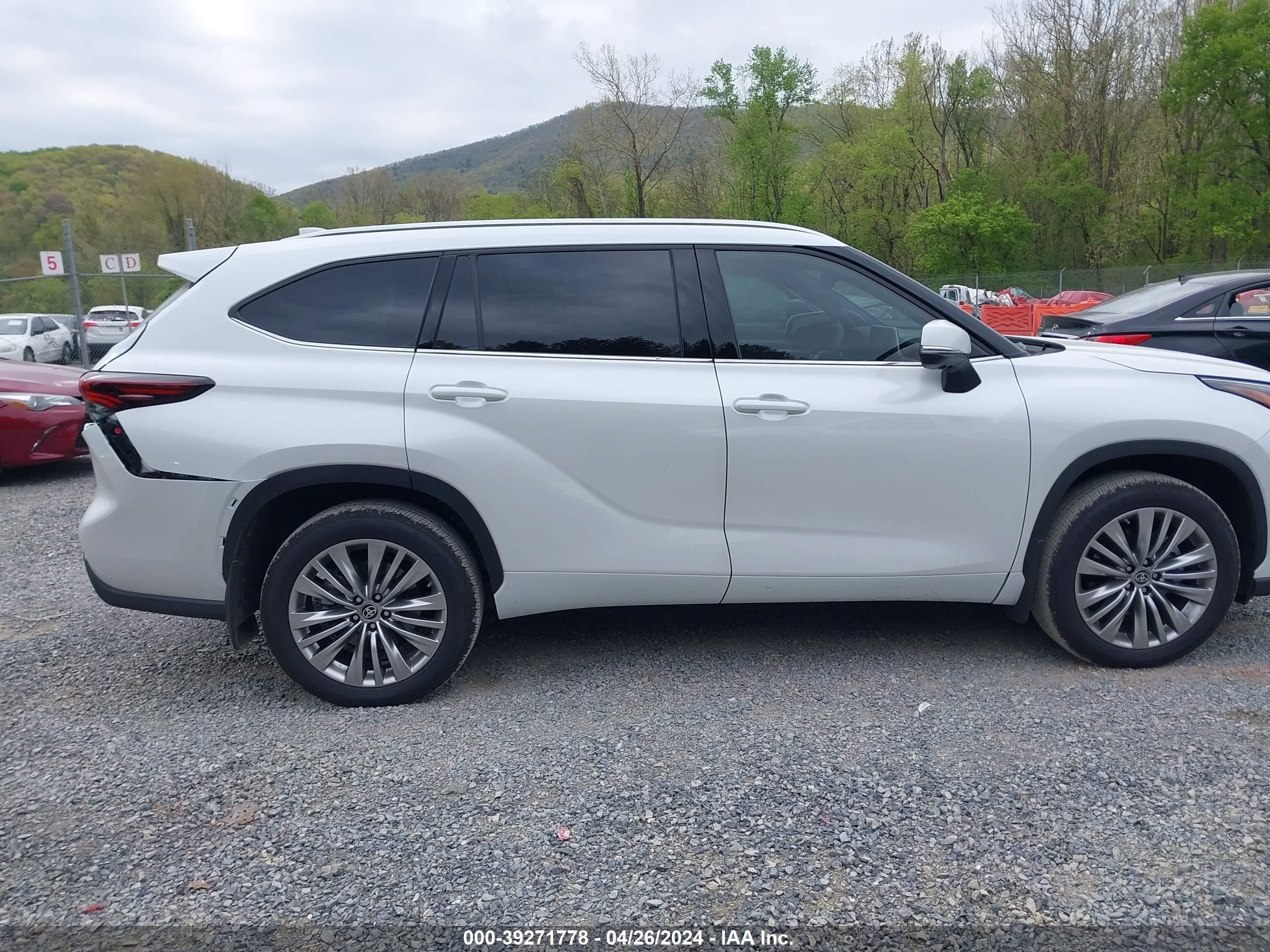 Photo 12 VIN: 5TDKDRBH5RS544573 - TOYOTA HIGHLANDER 