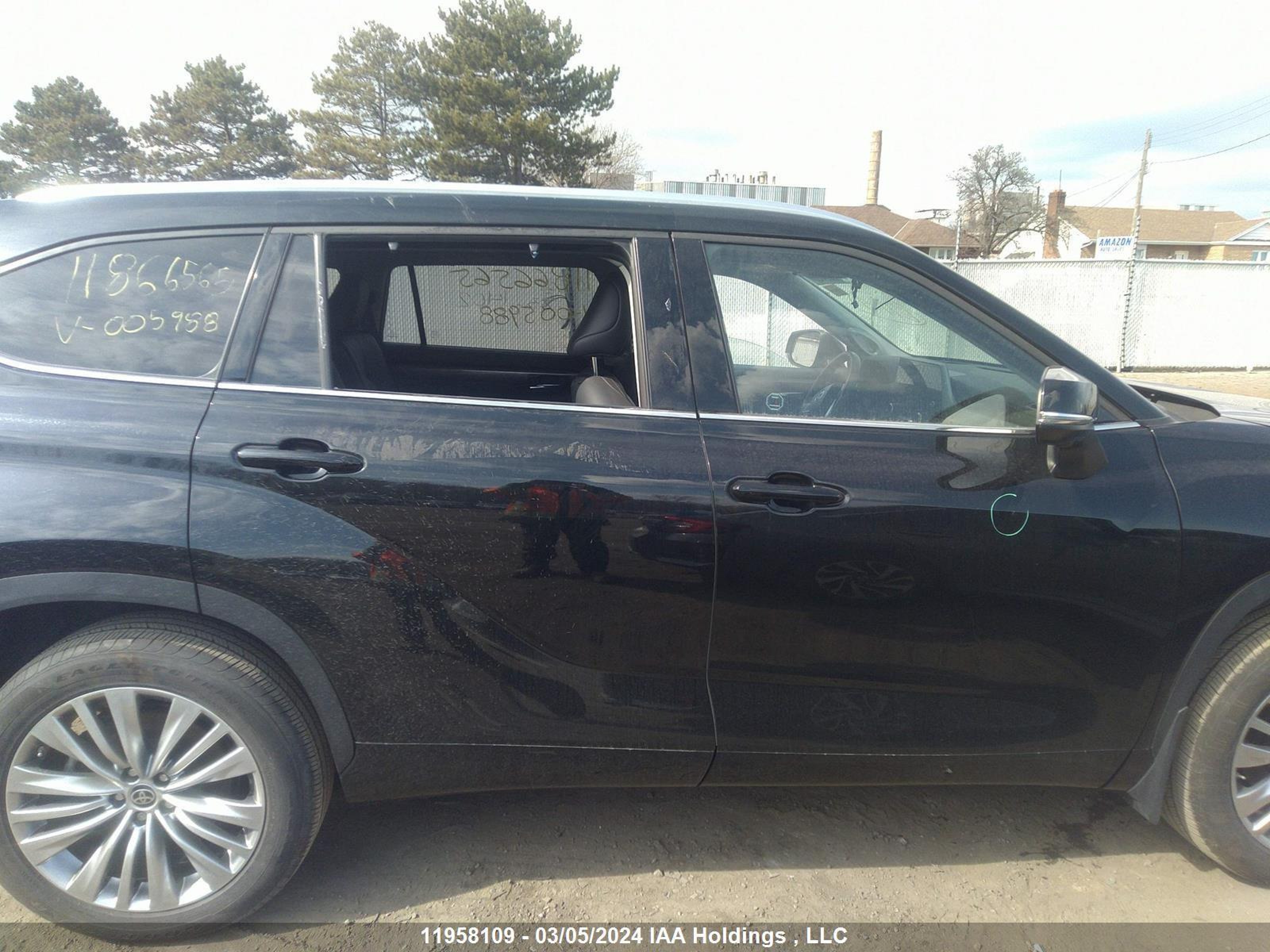 Photo 12 VIN: 5TDKDRBH6PS005988 - TOYOTA HIGHLANDER 