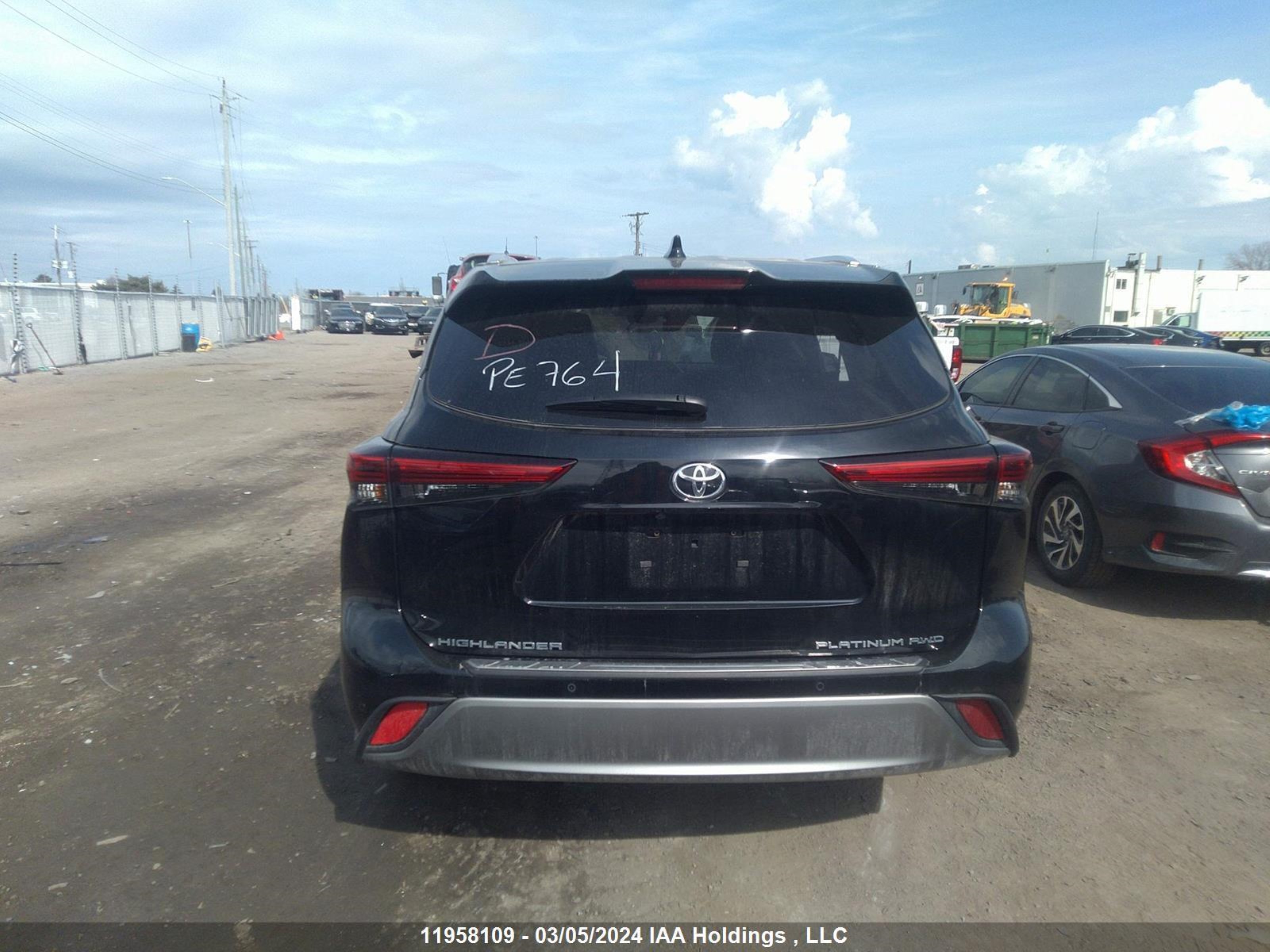 Photo 15 VIN: 5TDKDRBH6PS005988 - TOYOTA HIGHLANDER 