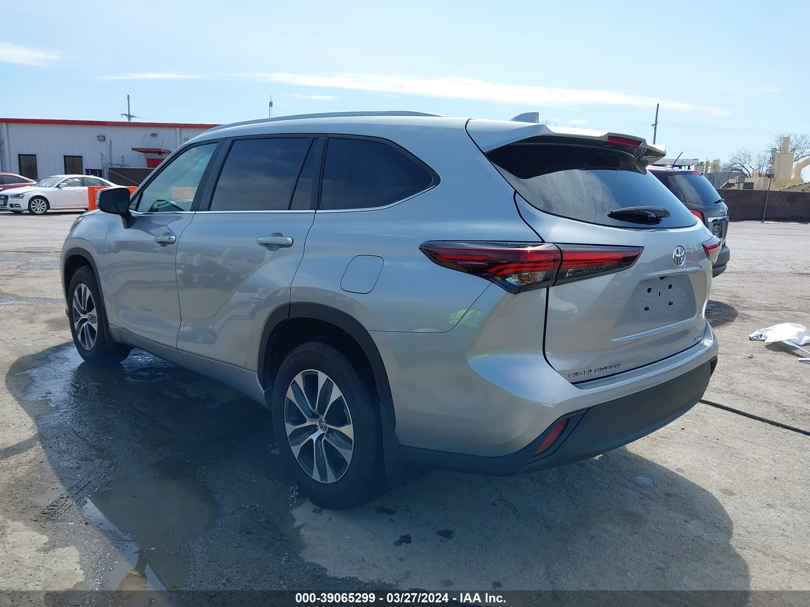 Photo 2 VIN: 5TDKDRBH6RS530374 - TOYOTA HIGHLANDER 