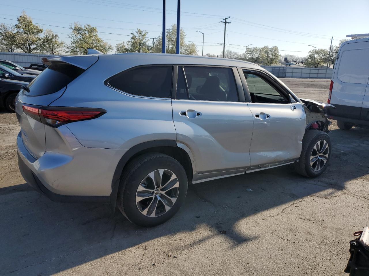 Photo 2 VIN: 5TDKDRBH7PS022878 - TOYOTA HIGHLANDER 