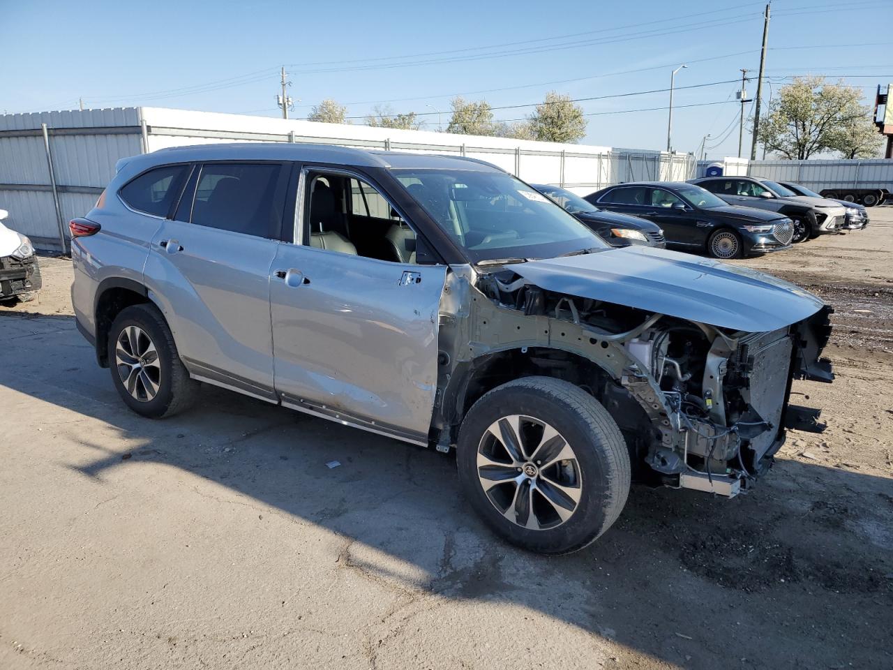 Photo 3 VIN: 5TDKDRBH7PS022878 - TOYOTA HIGHLANDER 