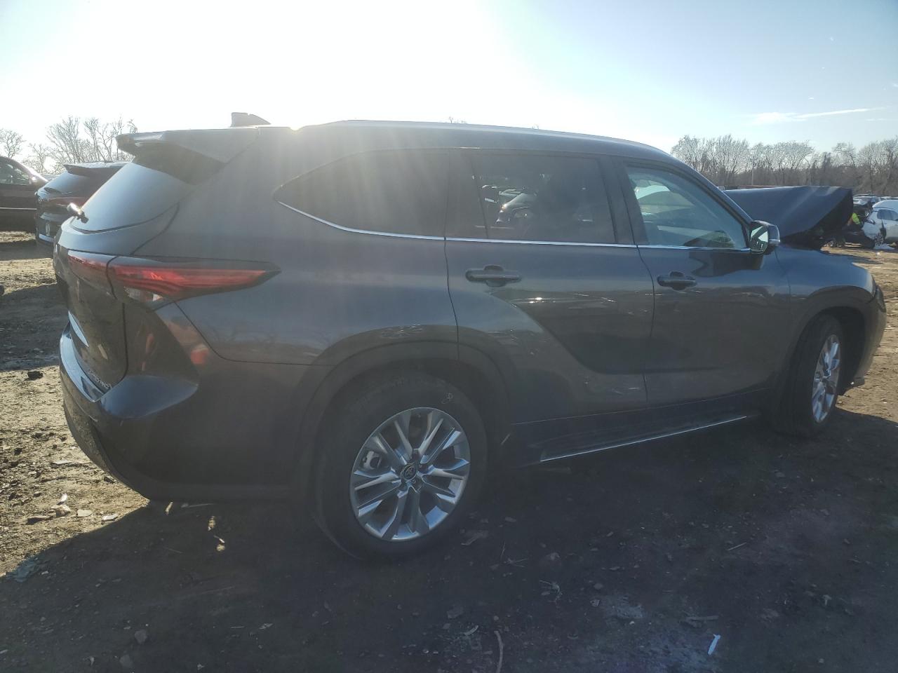 Photo 2 VIN: 5TDKDRBH7PS519395 - TOYOTA HIGHLANDER 