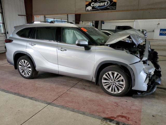 Photo 3 VIN: 5TDKDRBH7RS543831 - TOYOTA HIGHLANDER 