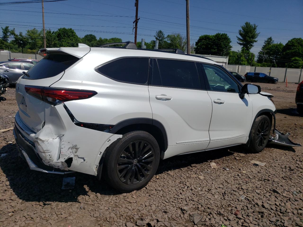 Photo 2 VIN: 5TDKDRBH8PS014398 - TOYOTA HIGHLANDER 