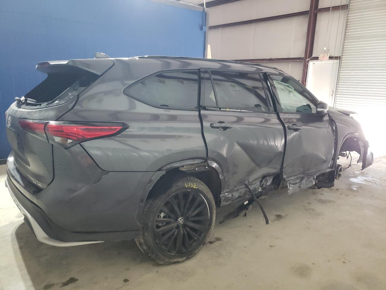 Photo 2 VIN: 5TDKDRBH9PS507488 - TOYOTA HIGHLANDER 