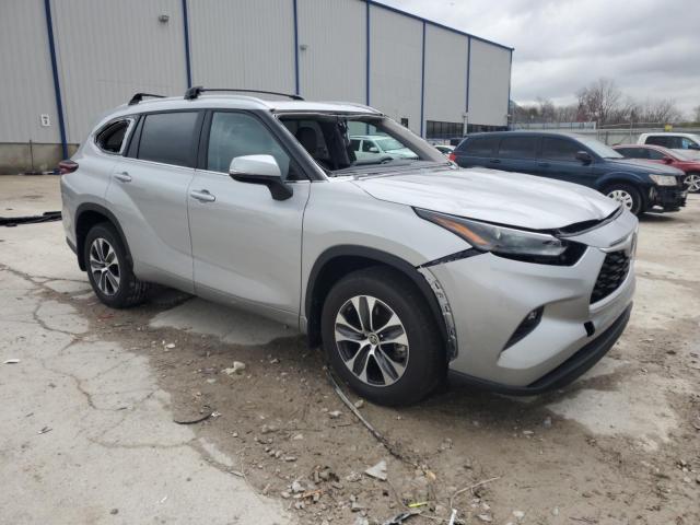 Photo 3 VIN: 5TDKDRBHXRS550286 - TOYOTA HIGHLANDER 