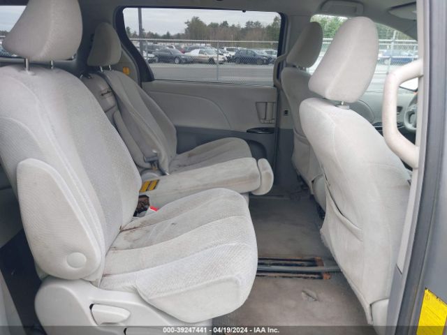 Photo 7 VIN: 5TDKK3DC0BS004610 - TOYOTA SIENNA 