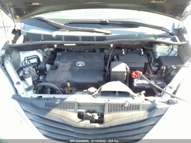 Photo 9 VIN: 5TDKK3DC0BS029202 - TOYOTA SIENNA 