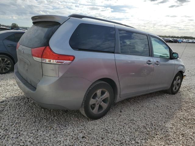 Photo 2 VIN: 5TDKK3DC0BS030897 - TOYOTA SIENNA LE 