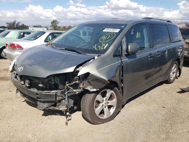 Photo 1 VIN: 5TDKK3DC0BS033640 - TOYOTA SIENNA LE 