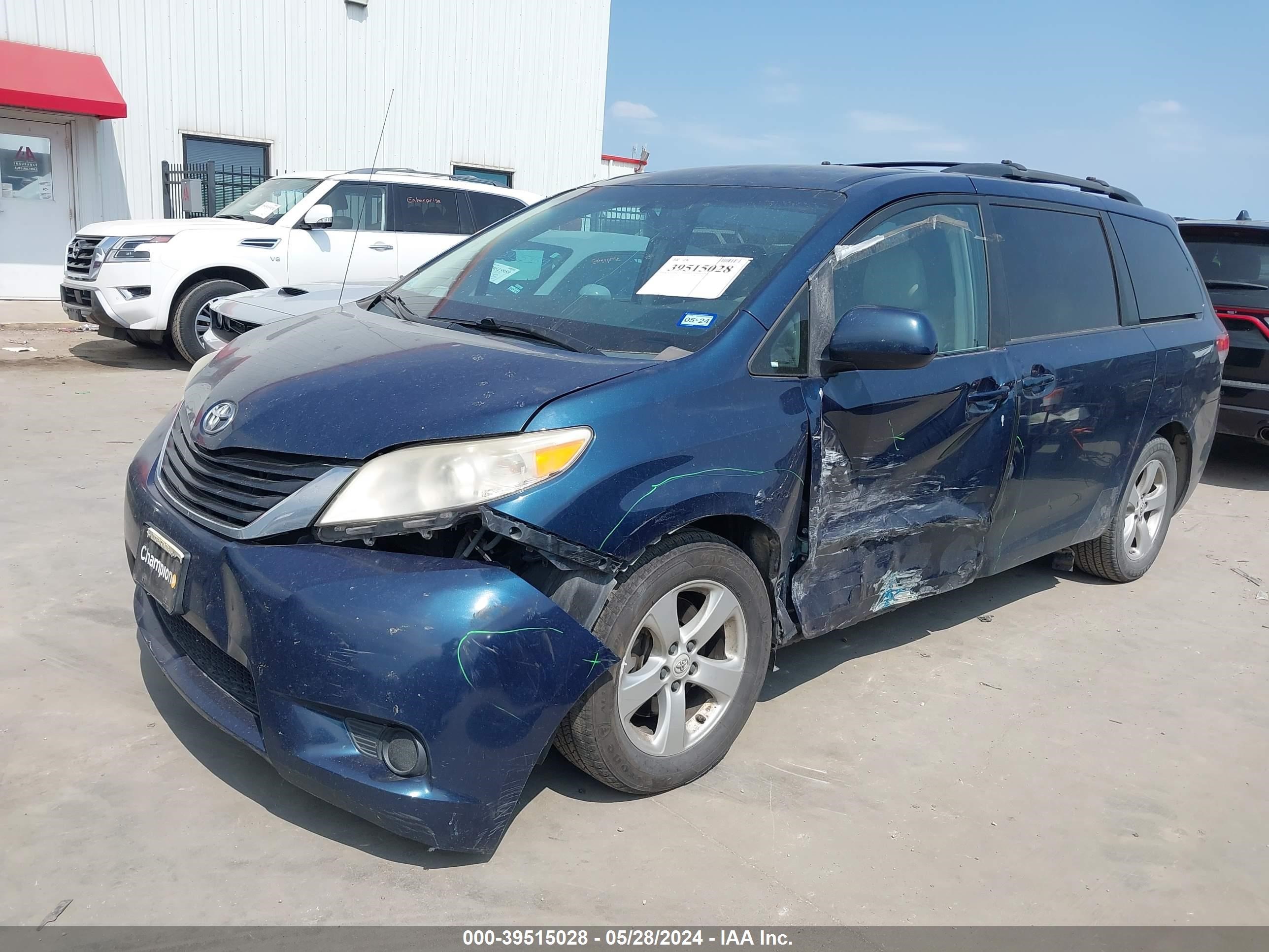 Photo 1 VIN: 5TDKK3DC0BS046761 - TOYOTA SIENNA 