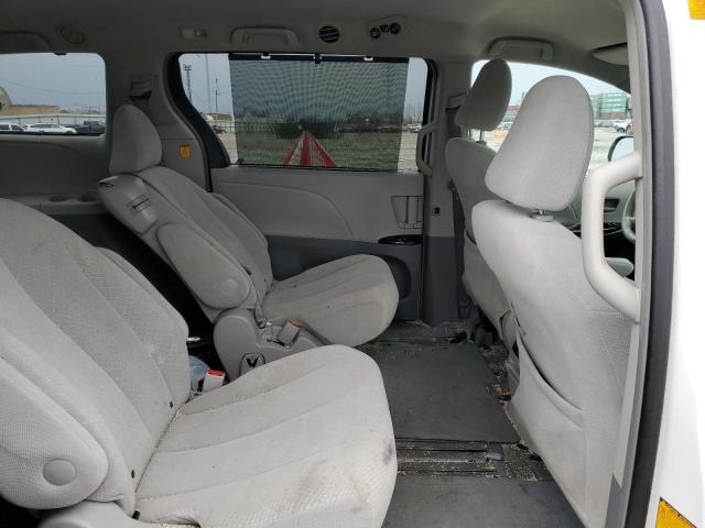 Photo 10 VIN: 5TDKK3DC0BS054570 - TOYOTA SIENNA LE 