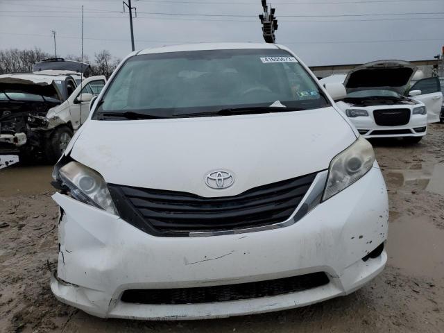 Photo 4 VIN: 5TDKK3DC0BS054570 - TOYOTA SIENNA LE 