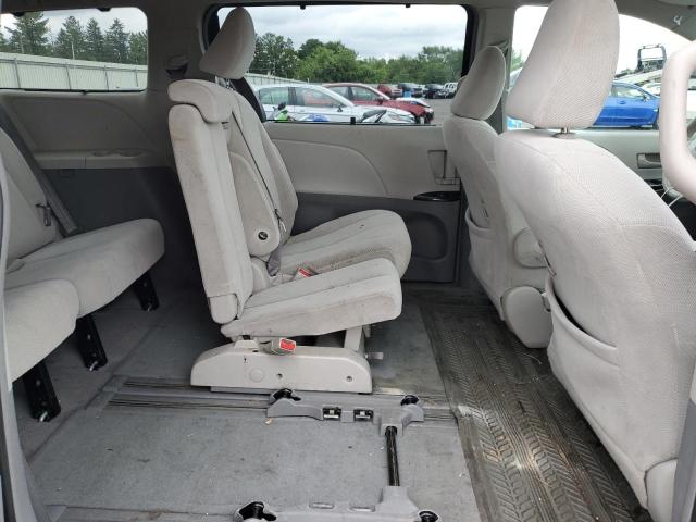 Photo 10 VIN: 5TDKK3DC0BS064905 - TOYOTA SIENNA LE 