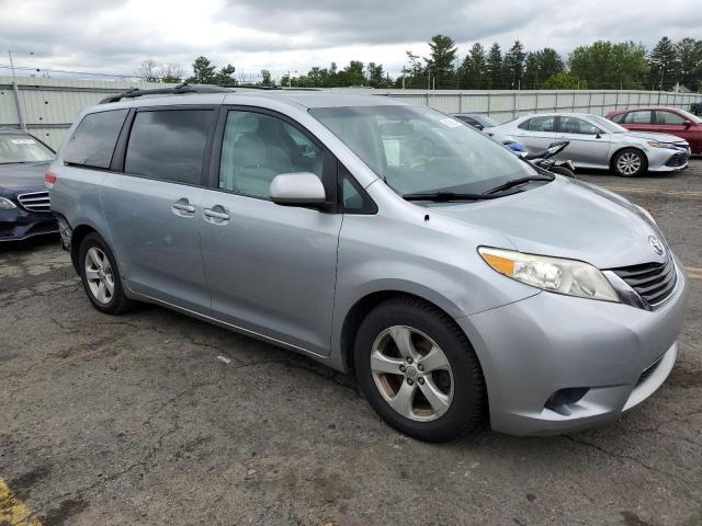 Photo 3 VIN: 5TDKK3DC0BS064905 - TOYOTA SIENNA LE 