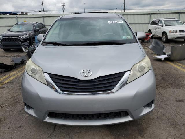 Photo 4 VIN: 5TDKK3DC0BS064905 - TOYOTA SIENNA LE 