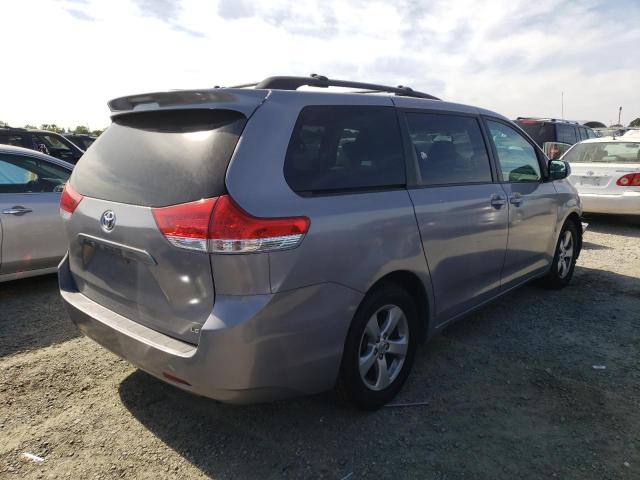 Photo 2 VIN: 5TDKK3DC0BS069716 - TOYOTA SIENNA LE 