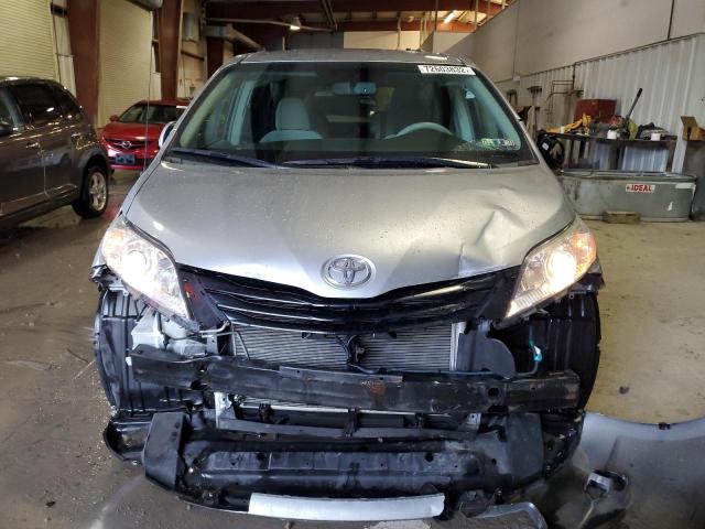 Photo 4 VIN: 5TDKK3DC0BS081915 - TOYOTA SIENNA LE 