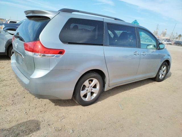 Photo 2 VIN: 5TDKK3DC0BS088461 - TOYOTA SIENNA LE 