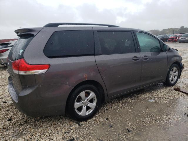 Photo 2 VIN: 5TDKK3DC0BS091117 - TOYOTA SIENNA LE 