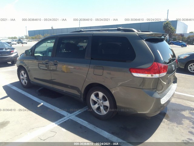 Photo 2 VIN: 5TDKK3DC0BS094437 - TOYOTA SIENNA 