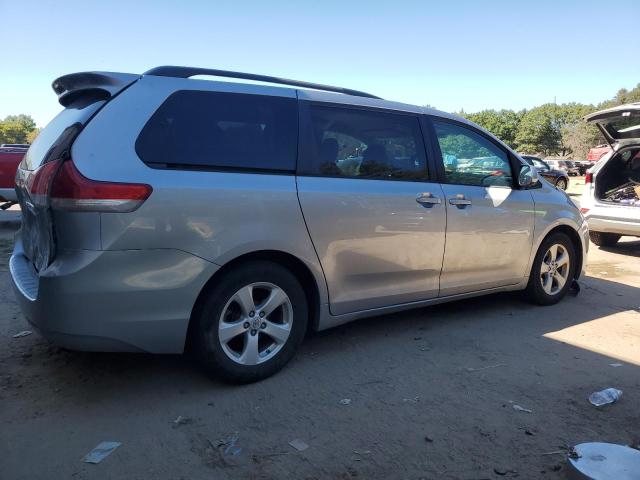 Photo 2 VIN: 5TDKK3DC0BS119336 - TOYOTA SIENNA LE 