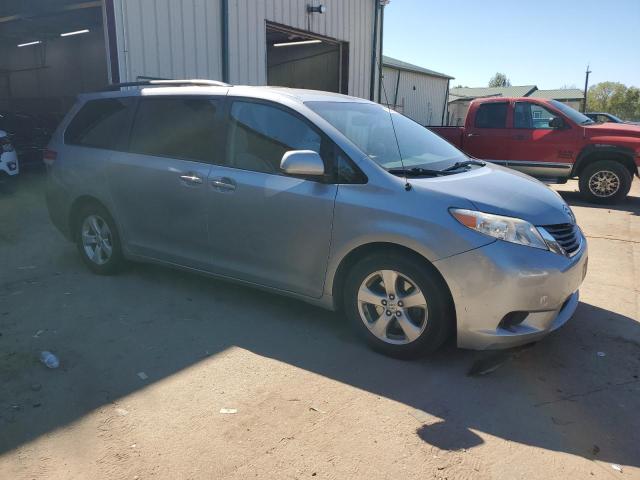 Photo 3 VIN: 5TDKK3DC0BS119336 - TOYOTA SIENNA LE 