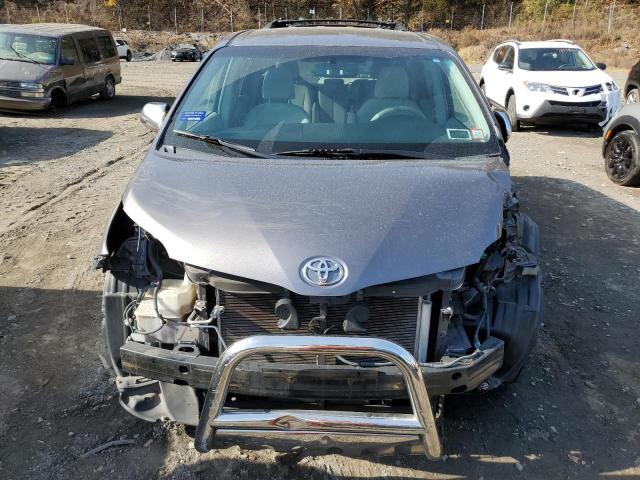 Photo 4 VIN: 5TDKK3DC0BS125220 - TOYOTA SIENNA LE 