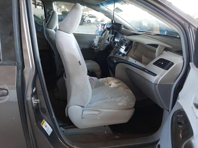 Photo 4 VIN: 5TDKK3DC0BS139330 - TOYOTA SIENNA LE 