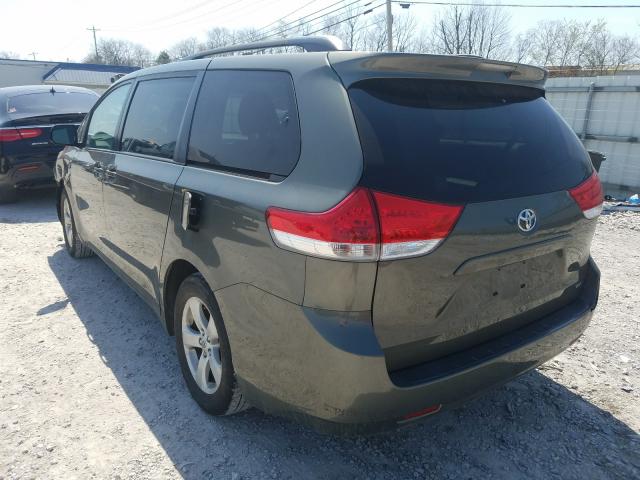 Photo 2 VIN: 5TDKK3DC0BS144690 - TOYOTA SIENNA LE 