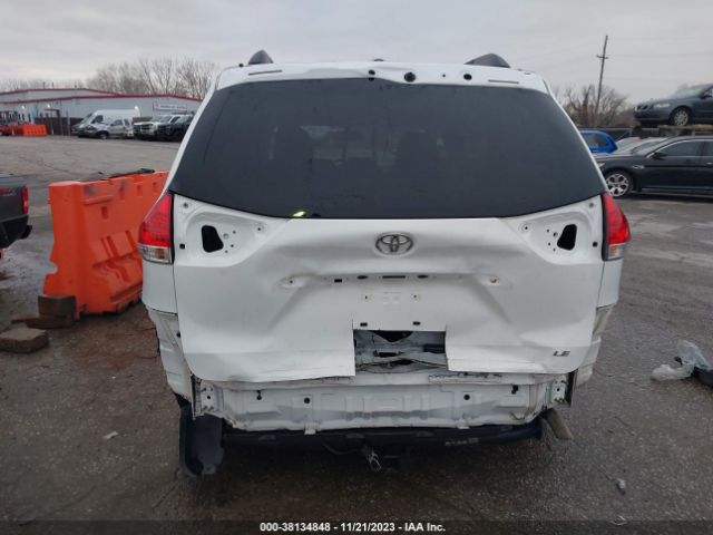 Photo 5 VIN: 5TDKK3DC0BS146455 - TOYOTA SIENNA 