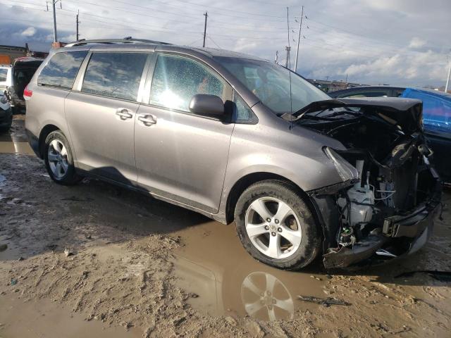 Photo 3 VIN: 5TDKK3DC0BS147458 - TOYOTA SIENNA LE 