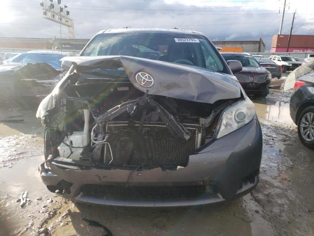 Photo 4 VIN: 5TDKK3DC0BS147458 - TOYOTA SIENNA LE 