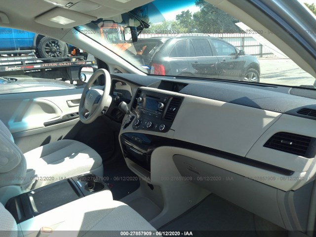 Photo 4 VIN: 5TDKK3DC0BS164177 - TOYOTA SIENNA 