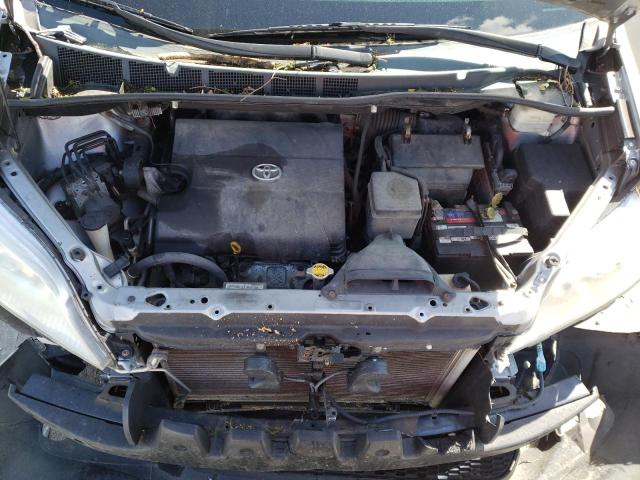 Photo 11 VIN: 5TDKK3DC0BS165863 - TOYOTA SIENNA LE 