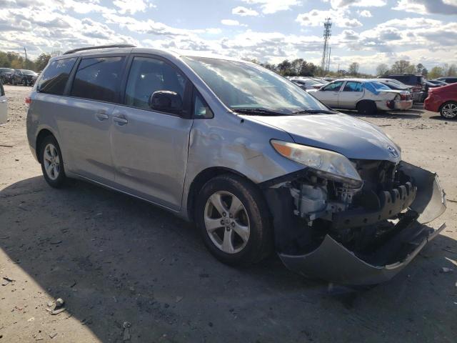 Photo 3 VIN: 5TDKK3DC0BS165863 - TOYOTA SIENNA LE 