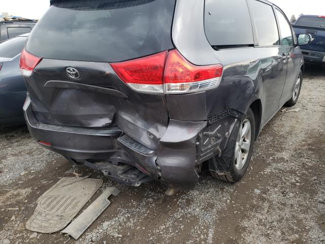 Photo 8 VIN: 5TDKK3DC0CS176475 - TOYOTA SIENNA LE 