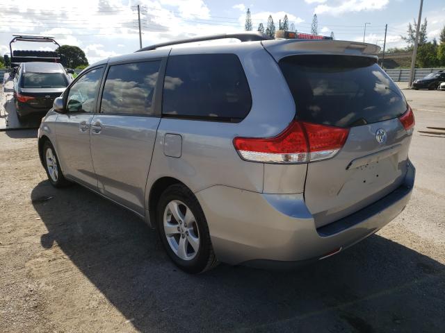 Photo 2 VIN: 5TDKK3DC0CS182700 - TOYOTA SIENNA LE 