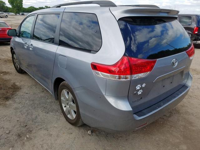 Photo 2 VIN: 5TDKK3DC0CS186553 - TOYOTA SIENNA LE 