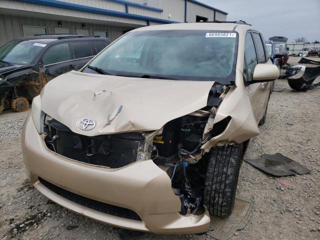 Photo 8 VIN: 5TDKK3DC0CS186732 - TOYOTA SIENNA LE 