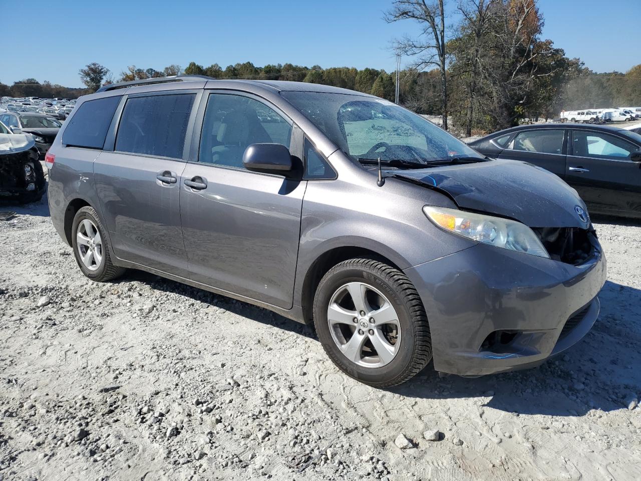 Photo 3 VIN: 5TDKK3DC0CS190330 - TOYOTA SIENNA 