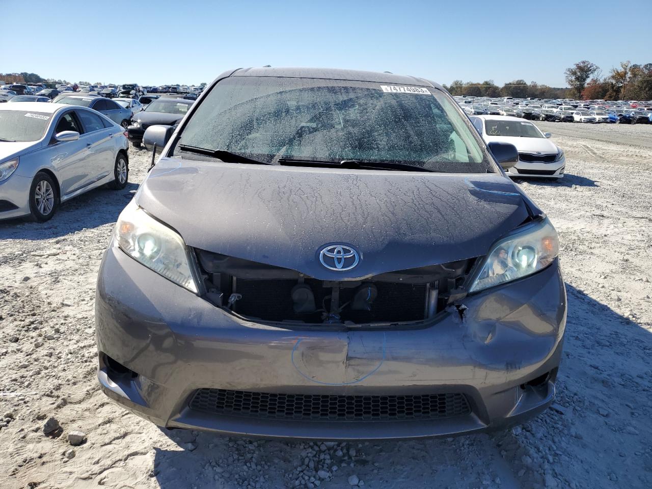 Photo 4 VIN: 5TDKK3DC0CS190330 - TOYOTA SIENNA 