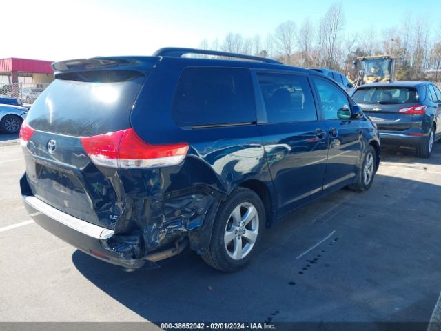 Photo 3 VIN: 5TDKK3DC0CS195284 - TOYOTA SIENNA 