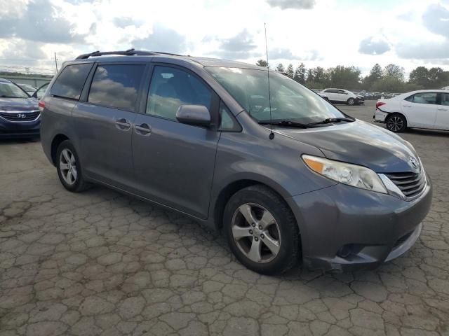 Photo 3 VIN: 5TDKK3DC0CS201262 - TOYOTA SIENNA LE 