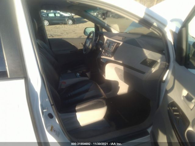 Photo 4 VIN: 5TDKK3DC0CS205120 - TOYOTA SIENNA 