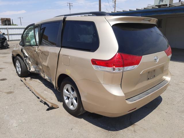 Photo 2 VIN: 5TDKK3DC0CS205229 - TOYOTA SIENNA LE 