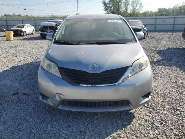 Photo 4 VIN: 5TDKK3DC0CS207451 - TOYOTA SIENNA LE 