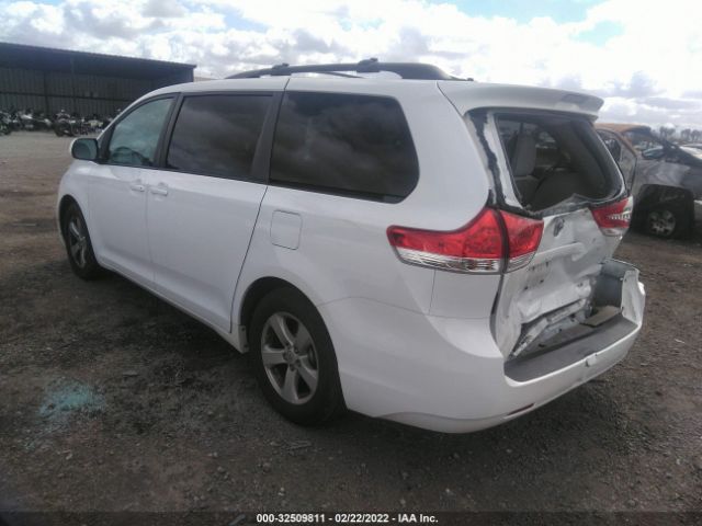 Photo 2 VIN: 5TDKK3DC0CS211726 - TOYOTA SIENNA 